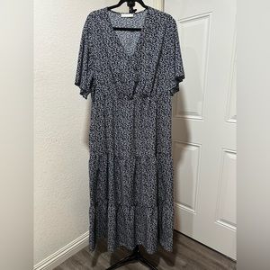 MAXI FLOWY DRESS WITH FLOWY SLEEVES